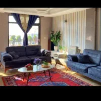 خانم برای اشپزی و امور منزل