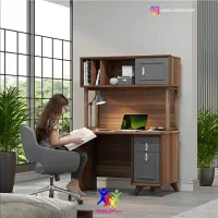 میز  تحریر  وکامپیوتر