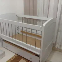 تخت نوزادی تا کودکی درحد نو بدون استفاده