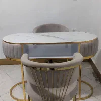 فروش میز ناخن و ۲عدد صندلی
