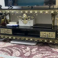 میز تلویزیون  دوعدد لوستر  ۴شاخه ومیز کنسول برنز|میز تلویزیون|تهران, خاک سفید|دیوار