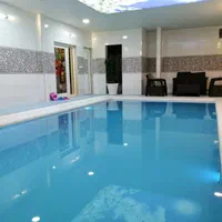 استخر دار حرفه ای|اجارهٔ کوتاهمدت ویلا و باغ|بندر انزلی, معلم|دیوار