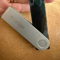 کیف پول سخت افزاری برند Ledger Nano X|قطعات و لوازم جانبی رایانه|تهران, مینی‌سیتی (شهرک نفت)|دیوار
