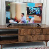 میز تلویزیون در حد نو سبک مینیمال