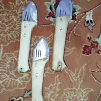 چند عدد چاقوی شکاری