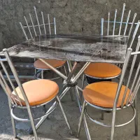 میز و صندلی