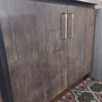 کابینت فلزی دست دوم به همراه سیک و سنگ روی کابینت