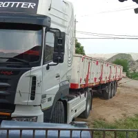 راننده کار با تریلی کاوه