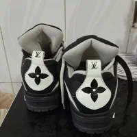 کتونی لویی ویتون سایز۴۲|کیف، کفش، کمربند|ری, سرتخت|دیوار