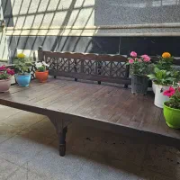 تخت چوبی