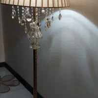 آباژور کنار سالنی کاملا نو