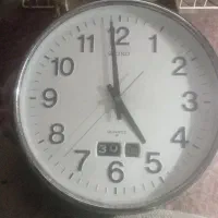 ساعت دیواری قدیمی