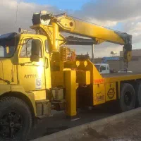 جرثقیل|خودرو سنگین|برخوار, |دیوار