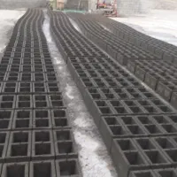 کارگر برای کارگاه بلوک زنی