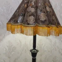 اباژور ایستاده