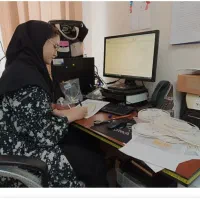 کارمند و منشی اداری خانم