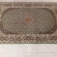 قالیچه سبز رنگ