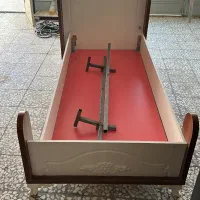 تخت چوبی یک نفره به همراه تشک‌طبی