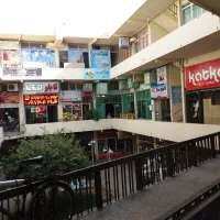 رهن و اجاره یک واحد تجاری مجتمع زمانی شیراز