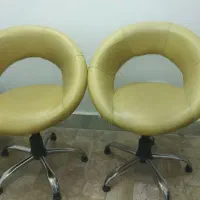 میز و   دوعدد صندلی