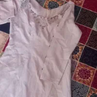 یک عدد لباس مجلسی و مانتو جلو باز