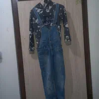 لباس مناسب ۹تا۱۱سال و چادر،کفش،پافر،کیف مدرسه نو