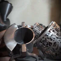 گلدونی قوبول شبکه کمربند علم علامت