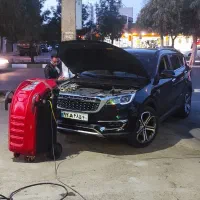 شارژ گاز کولر خودرو وتست نشتی با دستگاه حرفه‌ای