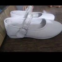 تعدادی کفش بچگانه