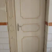 در ورودی دو لنگه