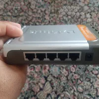 هاپ سوئیچ DLink1005 با آداپتور فابریک و پلمپ|مودم و تجهیزات شبکه|تهران, یافت‌آباد|دیوار