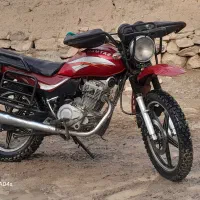 یه دستگاه موتورسیکلت سیوان