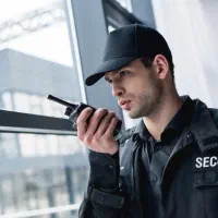 نگهبان یا سرایدار