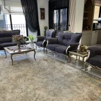 ۲ عدد جلو مبلی و مبلمان۷ نفره میز نهارخوری۶ نفره