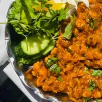 به یک نفر نیرو کار در رستوران نیازمندیم