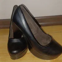 کاملا نو یک بار پوشیده شده