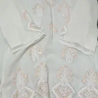 لباس|لباس|کرج, کلاک نو|دیوار