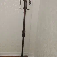 گیر لباسی پایه دار