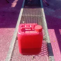 گالن خالی|ظروف نگهدارنده، پلاستیکی، یک‌بارمصرف|تربت جام, شهید نصرالهی|دیوار