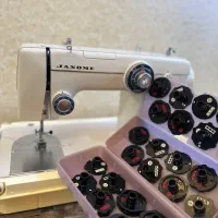 چرخ خیاطی ژانومه و میز چرخ|چرخ خیاطی و ریسندگی|قشم, |دیوار