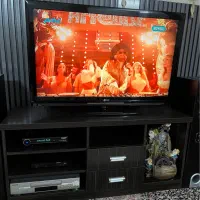 تلوزیون و میز بسیار تمیز|تلویزیون و پروژکتور|ری, تقی آباد|دیوار