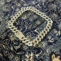 گردنبند فول نگین (چِین)