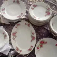 سرویس چینی گل سرخی. اصل ژاپنی