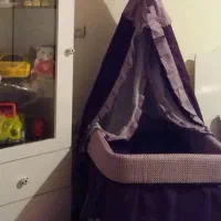 گهواره،کنار تخت مادر