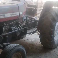 دو دستگاه تراکتور