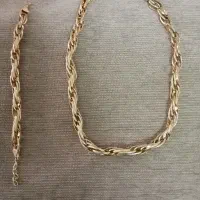 یک سری گردنبندو دستبند ژوپینگ