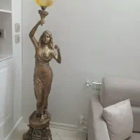 اباژور کنار سالنی