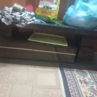 یک عدد میز تلویزیون سه تیکه به فروش می‌رسد تمیز