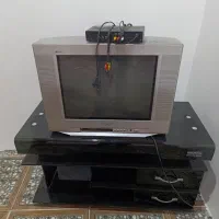میز و تلویزیون 21 دستگاه فروش 6متری تخت یکنفره