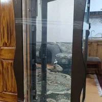 ویترین چوب نژاد در حد نو سالم و بی خط و خش